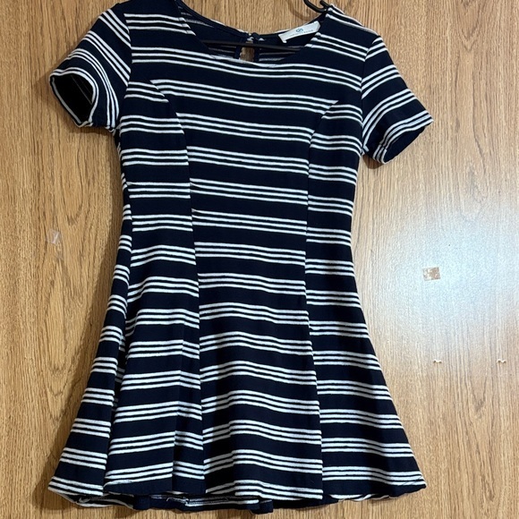 Infinity Raine Dresses & Skirts - Infinity Raine Navy and white Striped Dress size small.